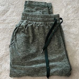 Size small like new outdoor voices jogger